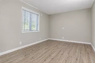 40 Cowesett Ave, West Warwick, RI 02893 - Photo 14