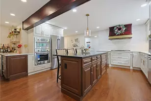 34 Georgiana Dr, Cumberland, RI 02864 - Photo 8