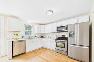 83 Sandro Dr, Warwick, RI 02886 - Photo 18
