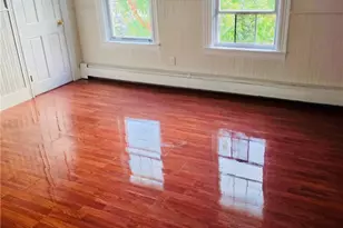 31 Roma St, Bristol, RI 02809 - Photo 2