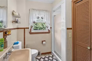 130 Thurston St, East Providence, RI 02915 - Photo 38