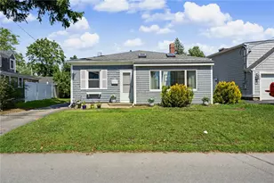 26 Bowden Ave, Barrington, RI 02806 - Photo 2