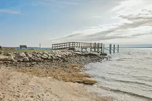 91 Windward Ln, Bristol, RI 02809 - Photo 32