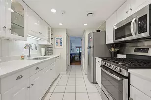 91 Windward Ln, Bristol, RI 02809 - Photo 10