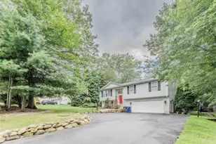 61 Lonsdale St, West Warwick, RI 02893 - Photo 30