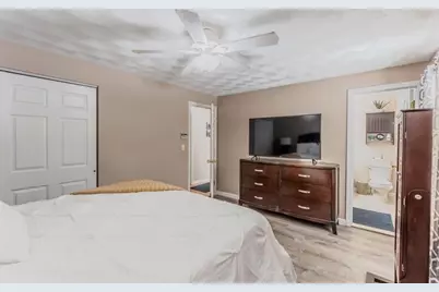 61 Lonsdale Street, West Warwick, RI 02893 - Photo 12