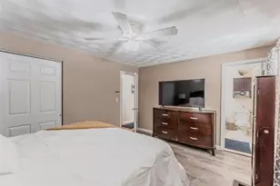61 Lonsdale St, West Warwick, RI 02893 - Photo 12