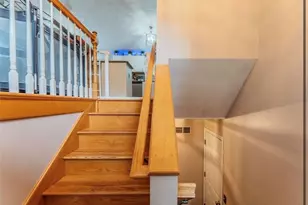 61 Lonsdale St, West Warwick, RI 02893 - Photo 4