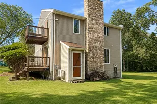 027 Sunset Hill Ave, Portsmouth, RI 02872 - Photo 4