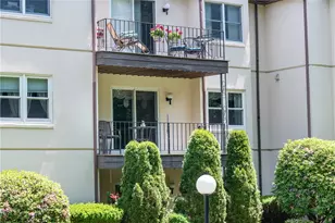 185 Manville Hill Rd Rd, Cumberland, RI 02864 - Photo 2