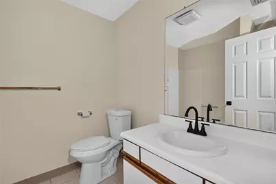 728 Beverage Hill Avenue #17, Pawtucket, RI 02861 - Photo 8