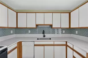 728 Beverage Hill Ave, Pawtucket, RI 02861 - Photo 14