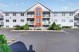 728 Beverage Hill Ave, Pawtucket, RI 02861 - Photo 2