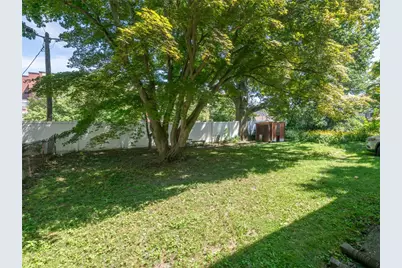 37 Trenton Street, Pawtucket, RI 02860 - Photo 18