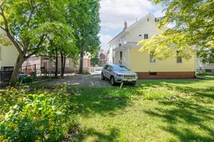 37 Trenton St, Pawtucket, RI 02860 - Photo 20