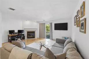 106 Trellis Dr, West Warwick, RI 02893 - Photo 4