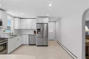 200 Rowe Ave, Pawtucket, RI 02861 - Photo 6