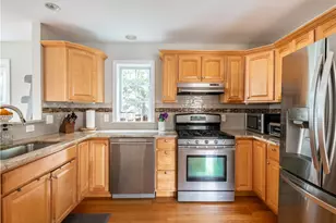 2 Little Ln, Barrington, RI 02806 - Photo 4