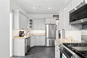 12 Mt Vernon St, Newport, RI 02840 - Photo 14