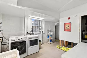 12 Mt Vernon St, Newport, RI 02840 - Photo 32