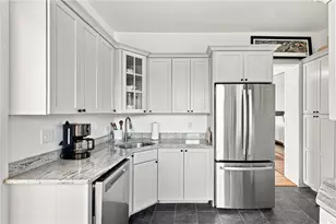 12 Mt Vernon St, Newport, RI 02840 - Photo 18