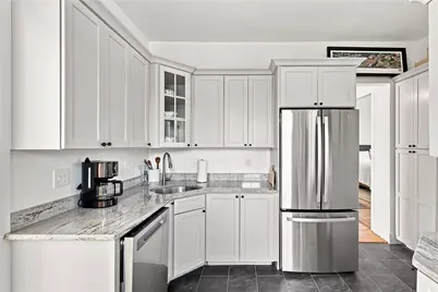 12 Mount Vernon Street #4, Newport, RI 02840 - Photo 18