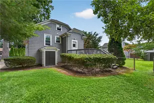 31 Elton Ave, Warwick, RI 02889 - Photo 32