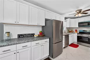 31 Elton Ave, Warwick, RI 02889 - Photo 14