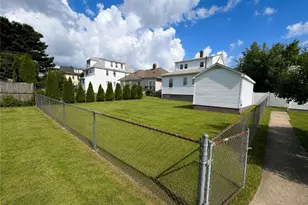 293 Sutton Ave, East Providence, RI 02914 - Photo 4