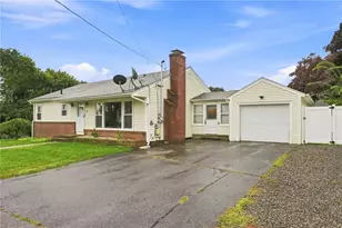 36 Brookfield Dr, Cranston, RI 02920 - Photo 1