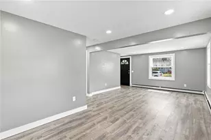 53 Pell Ave, Warwick, RI 02888 - Photo 8