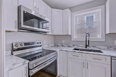 86 Lynch Street, Providence, RI 02908 - Photo 4
