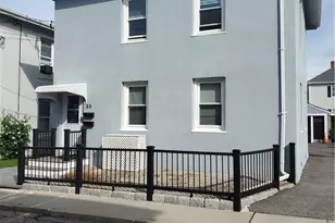 33 St Elizabeth St, Bristol, RI 02809 - Photo 2