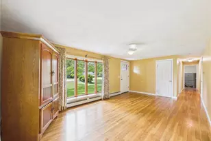 77 Surrey Ln, North Kingstown, RI 02852 - Photo 6