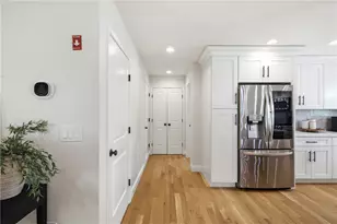 148 Hunts Ave, Pawtucket, RI 02861 - Photo 12