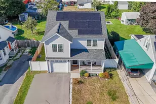 148 Hunts Ave, Pawtucket, RI 02861 - Photo 2