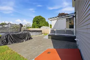 148 Hunts Ave, Pawtucket, RI 02861 - Photo 38