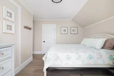 4 Vaughan Avenue, Newport, RI 02840 - Photo 8