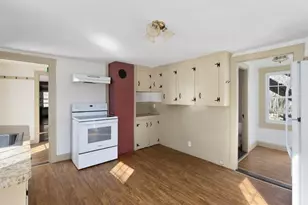 1896 Middle Rd, East Greenwich, RI 02818 - Photo 4