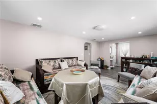 60 Hendrick St, Providence, RI 02908 - Photo 4