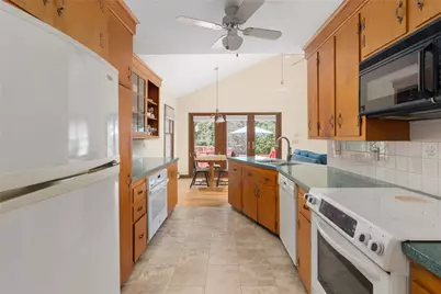 66 Berry Lane, Bristol, RI 02809 - Photo 8