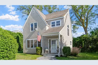 152 Tuckerman Avenue #7, Middletown, RI 02842 - Photo 2