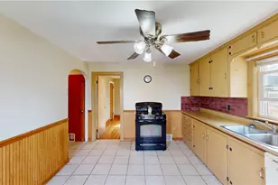 19 Paul St, Pawtucket, RI 02861 - Photo 10