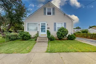 19 Paul St, Pawtucket, RI 02861 - Photo 2