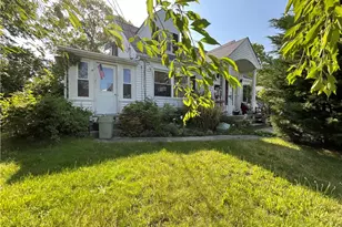 74 Aberdeen St, West Warwick, RI 02893 - Photo 4