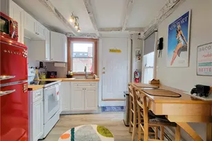 10 Collins St, Newport, RI 02840 - Photo 4