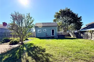 35 Island Ave, Portsmouth, RI 02871 - Photo 22