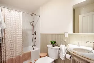 36 Dearborn St, Newport, RI 02840 - Photo 16