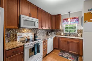 565 Quaker Ln, West Warwick, RI 02893 - Photo 16