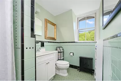 1 Red Cross Avenue #10, Newport, RI 02840 - Photo 18